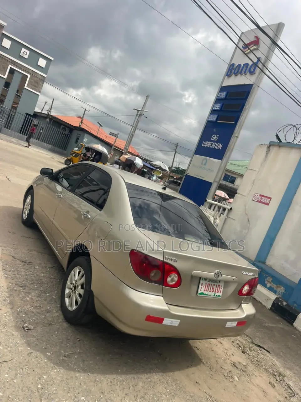 Toyota Corolla LE 2005 Gold