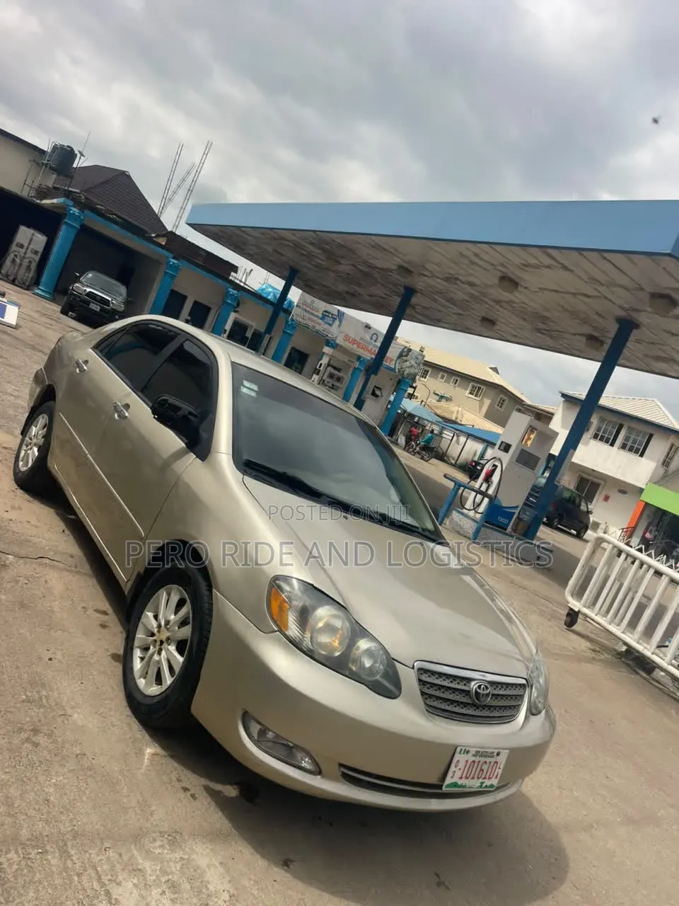 Toyota Corolla LE 2005 Gold
