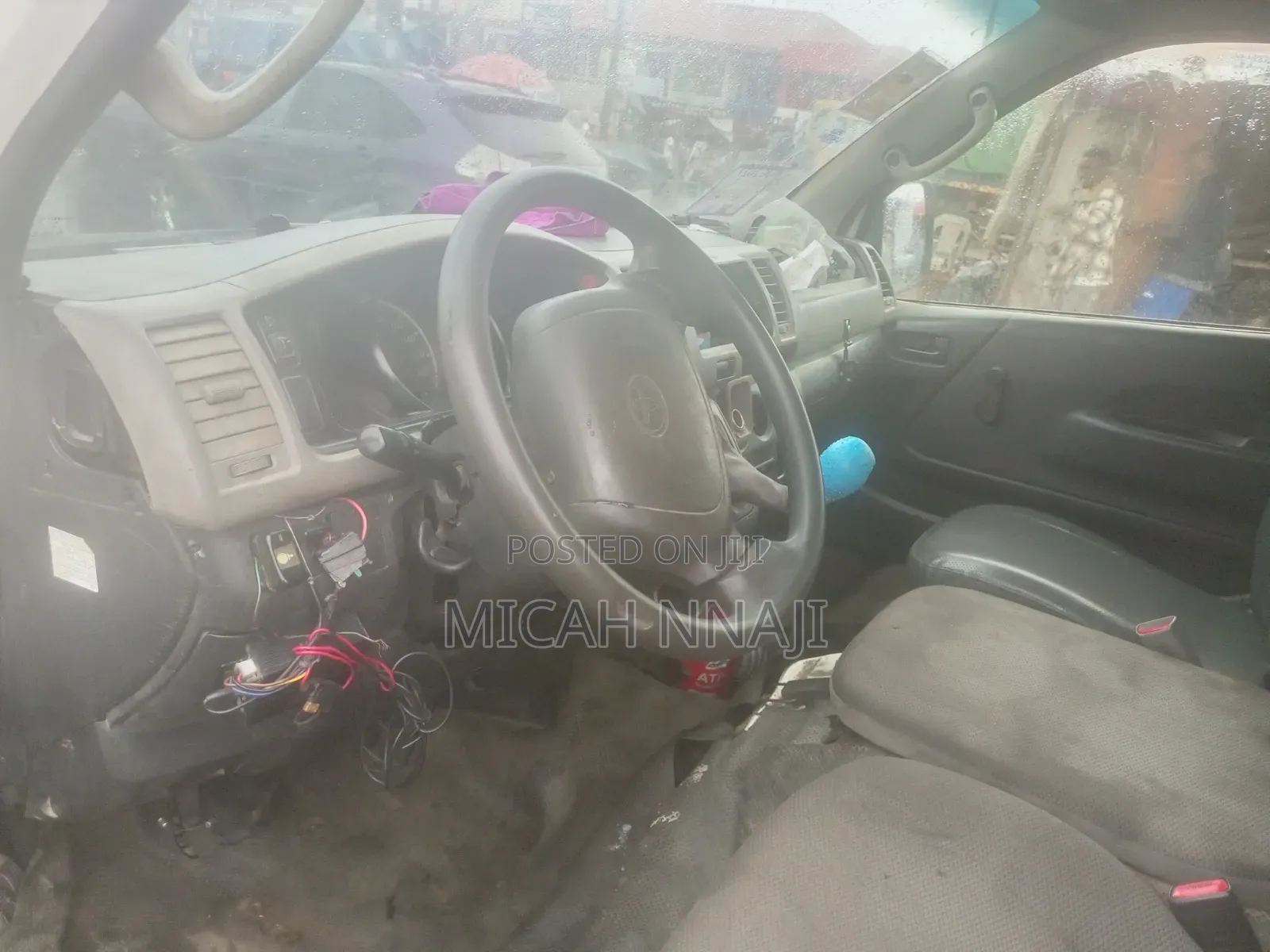 Toyota HiAce 2005 White