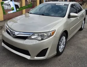 Toyota Camry L 4dr Sedan (2.5L 4cyl 6A) 2014 Gold