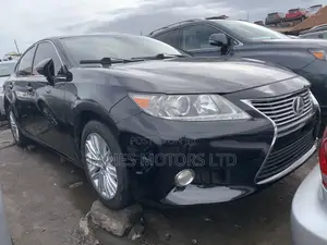 Lexus ES 2013 Black