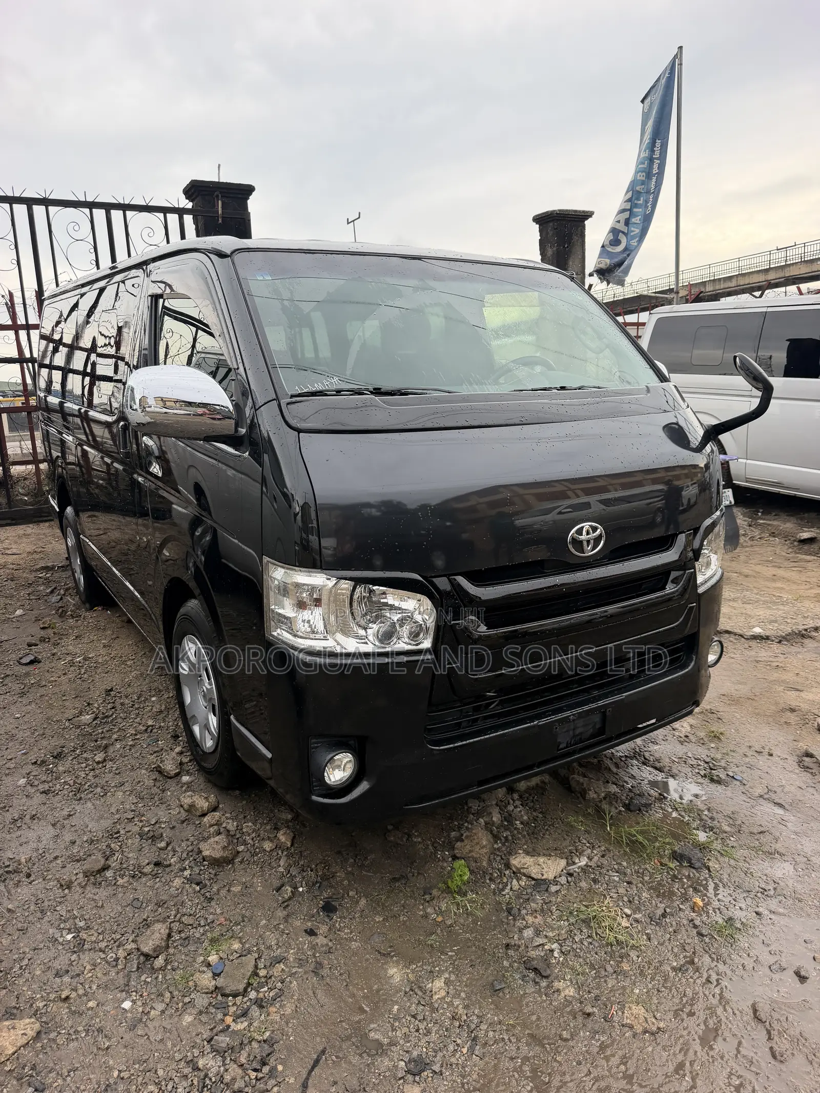 Toyota HiAce 2014 Black