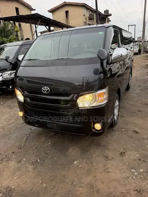 Toyota HiAce 2014 Black