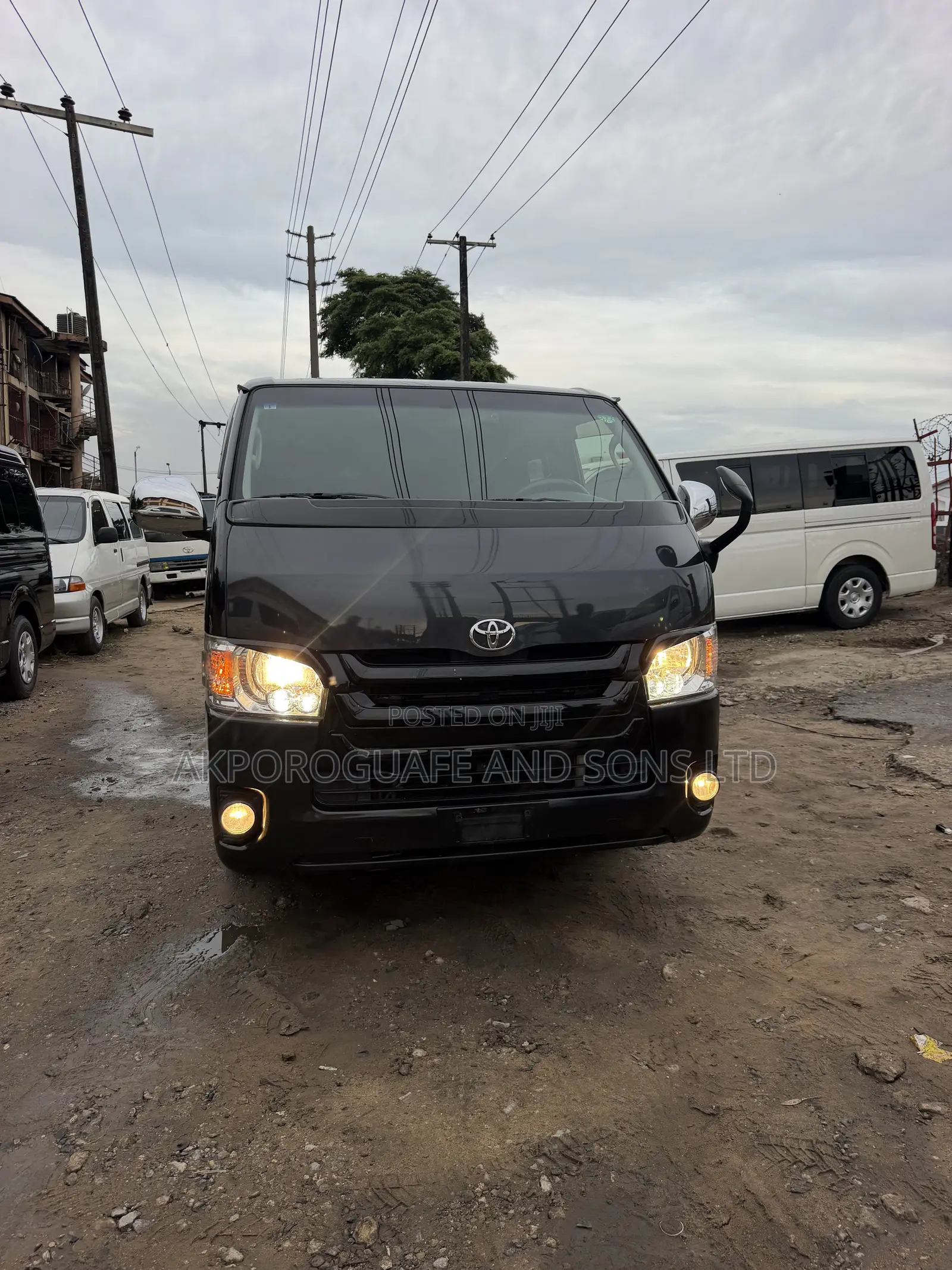 Toyota HiAce 2014 Black