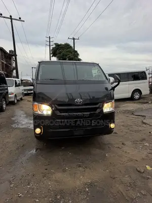 Toyota HiAce 2014 Black