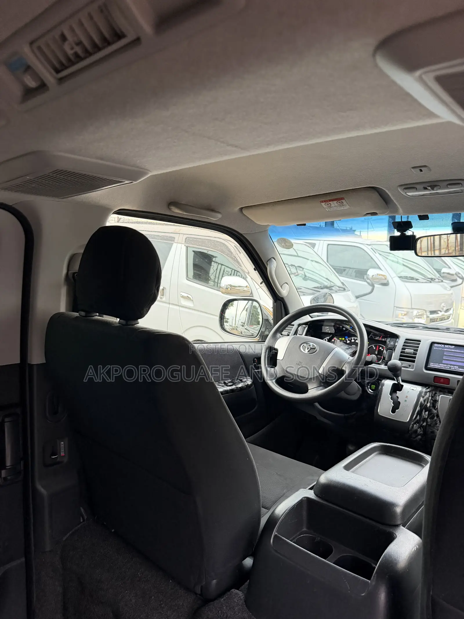 Toyota HiAce 2014 Black
