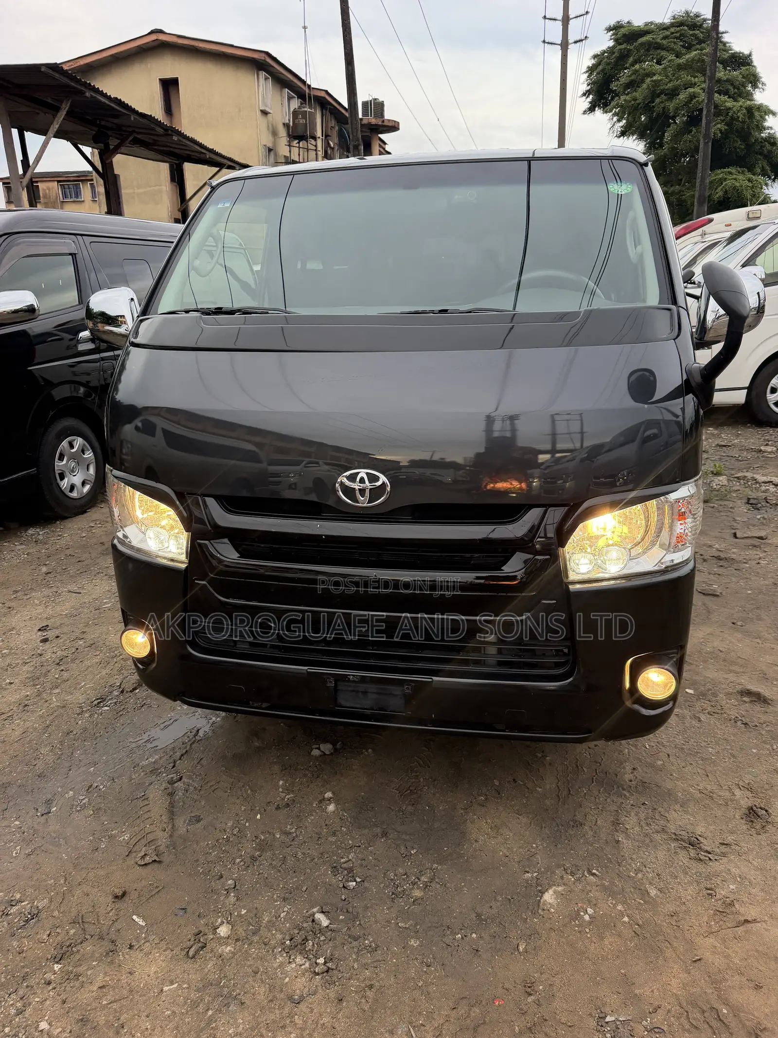 Toyota HiAce 2014 Black