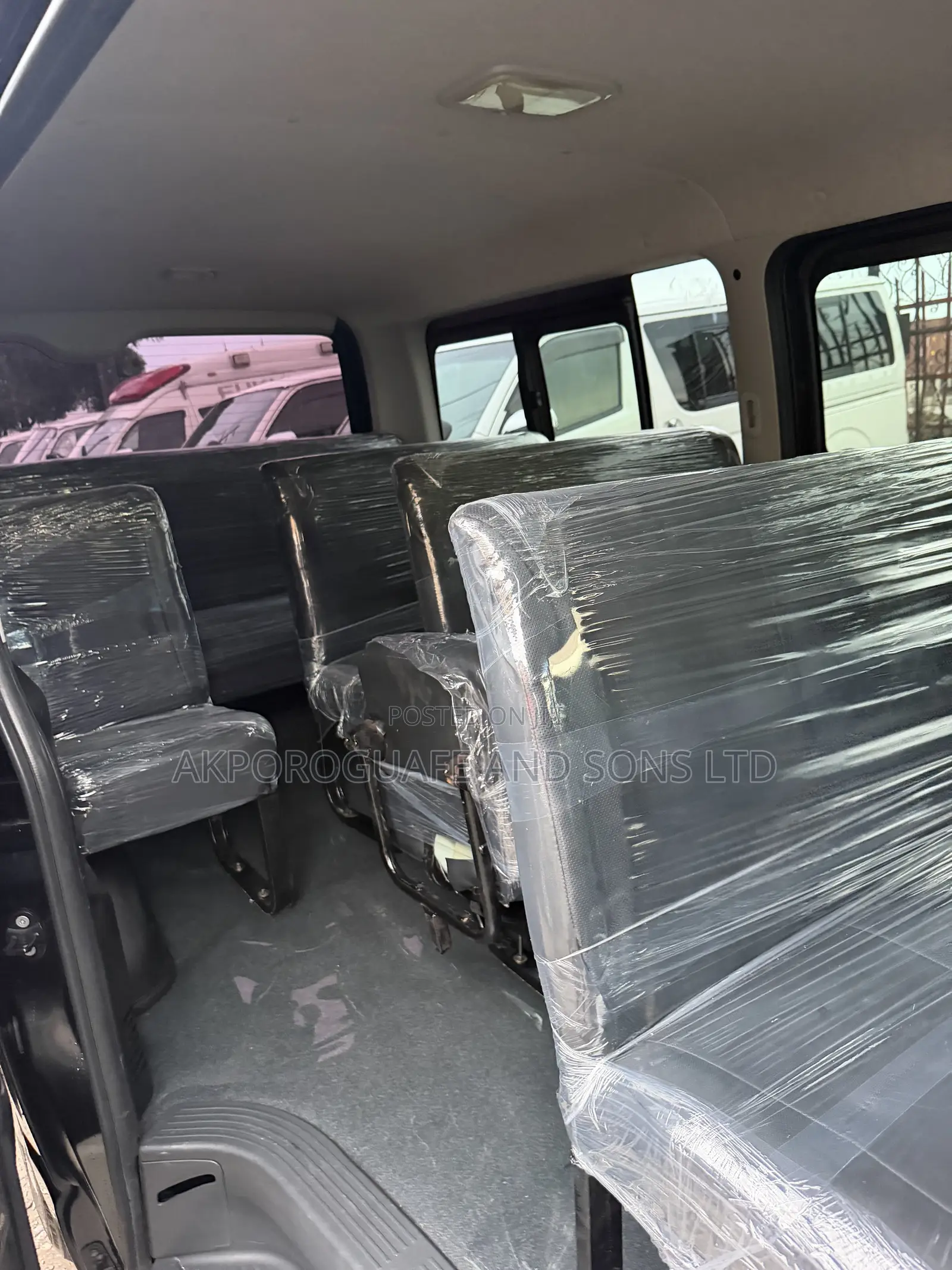 Toyota HiAce 2014 Black