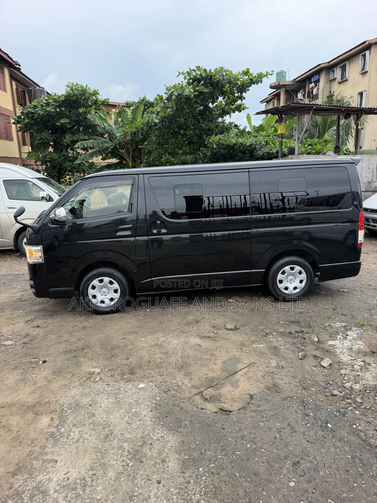 Toyota HiAce 2014 Black