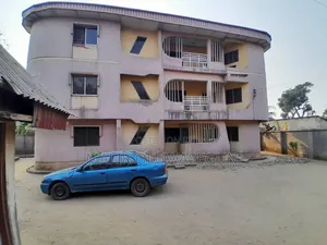 6bdrm House in By Idoro Road, Uyo for sale