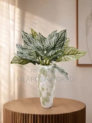 The Quiet Bloom Vase