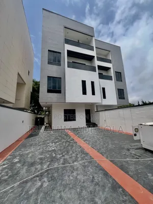 4bdrm Duplex in Banana Island for sale