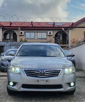 Toyota Camry XLE 4dr Sedan (2.5L 4cyl 6A) 2011 Silver