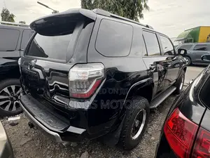 Toyota 4-Runner TRD Sport 4WD 2024 Black