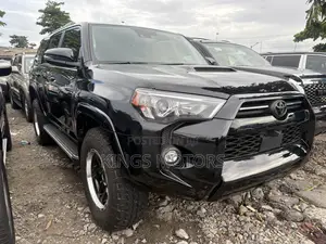 Toyota 4-Runner TRD Sport 4WD 2024 Black