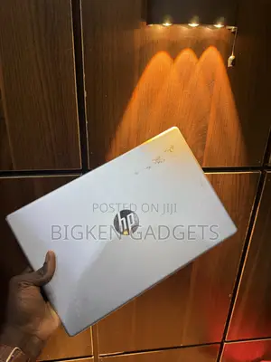 Laptop HP 14-ep0063 8GB Intel SSD 256GB