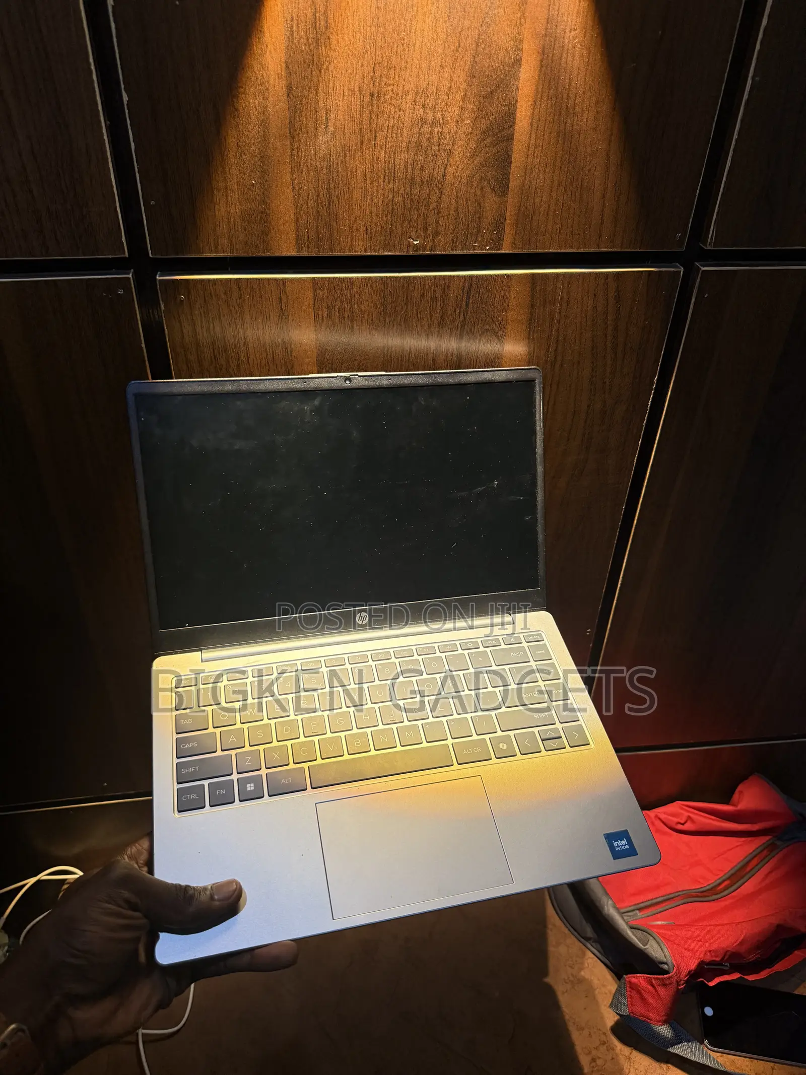 Laptop HP 14-ep0063 8GB Intel SSD 256GB