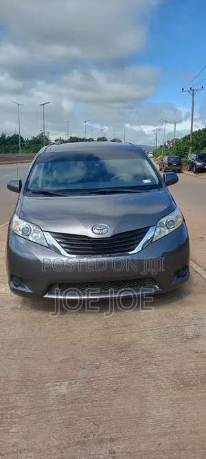 Toyota Sienna 2011 Gray