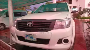 Toyota Hilux 2014 White