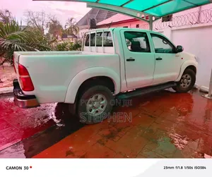 Toyota Hilux 2014 White