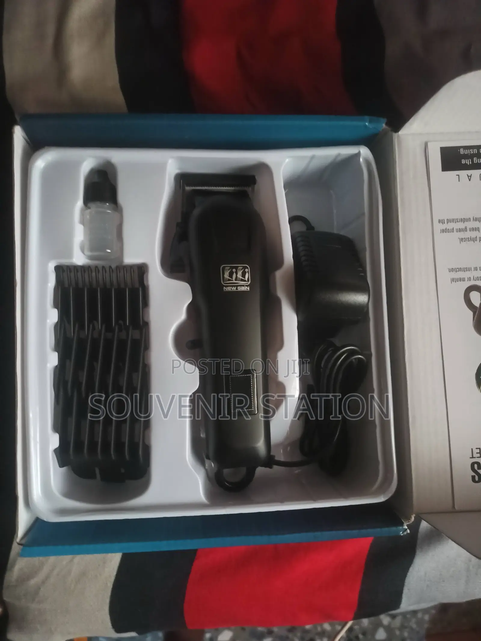 Cordless Rechargeable Professional Clipper With Accessories