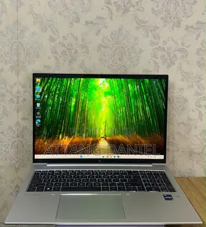 Laptop HP EliteBook 860 G10 16GB Intel Core i7 SSD 512GB