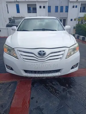 Toyota Corolla LE 4dr Sedan (1.8L 4cyl 4A) 2010 White