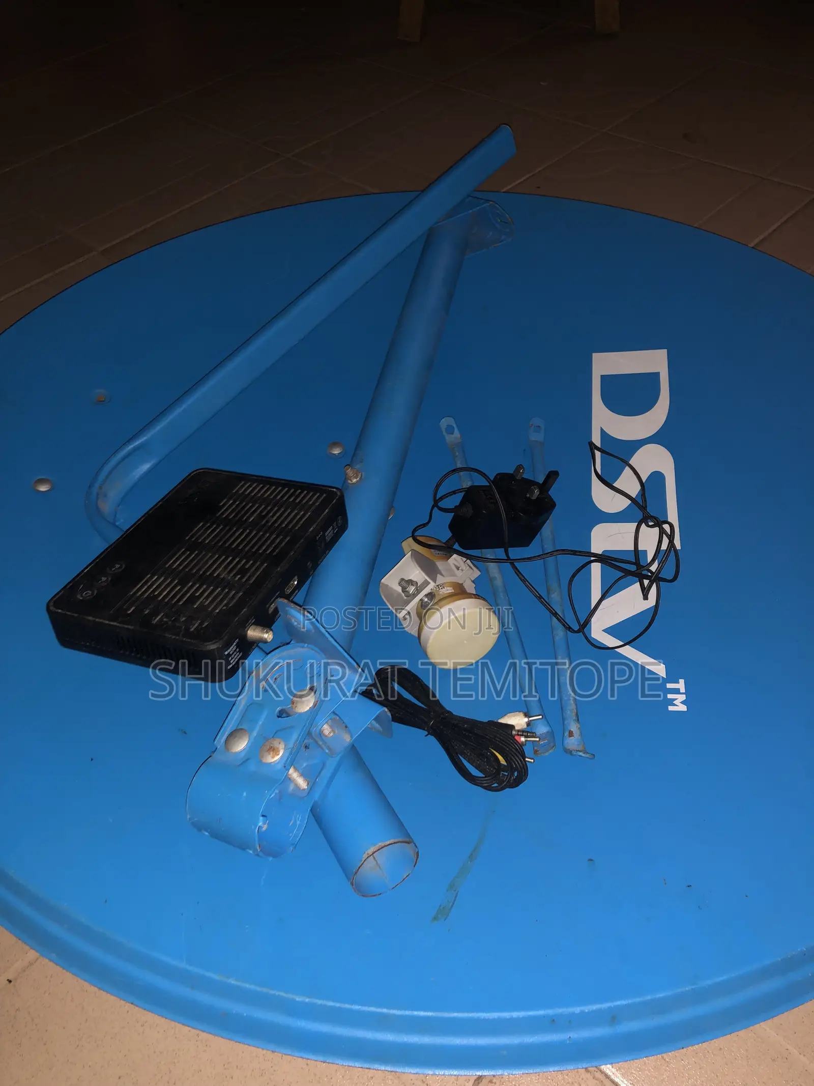 Complete DStv HD Kit (80cm Dish + Model 8S Decoder)