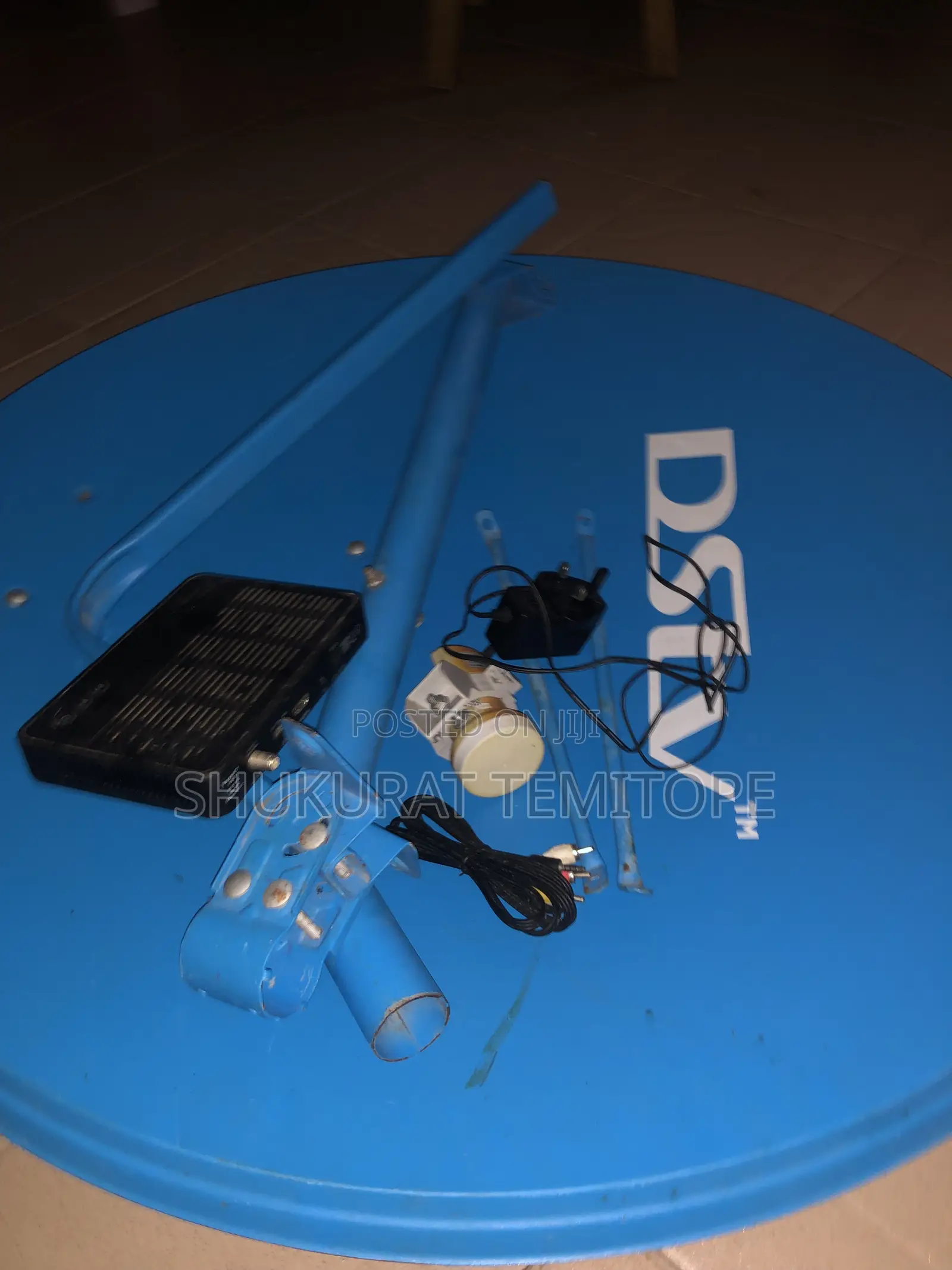 Complete DStv HD Kit (80cm Dish + Model 8S Decoder)