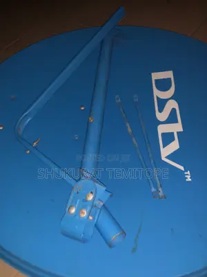 Complete DStv HD Kit (80cm Dish + Model 8S Decoder)