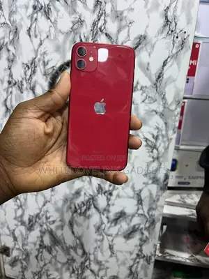 Apple iPhone 11 64 GB Red