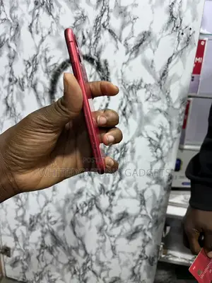 Apple iPhone 11 64 GB Red