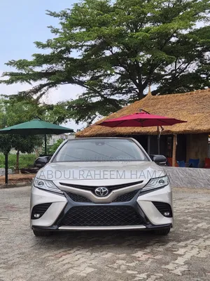 Toyota Camry 2020 Gold