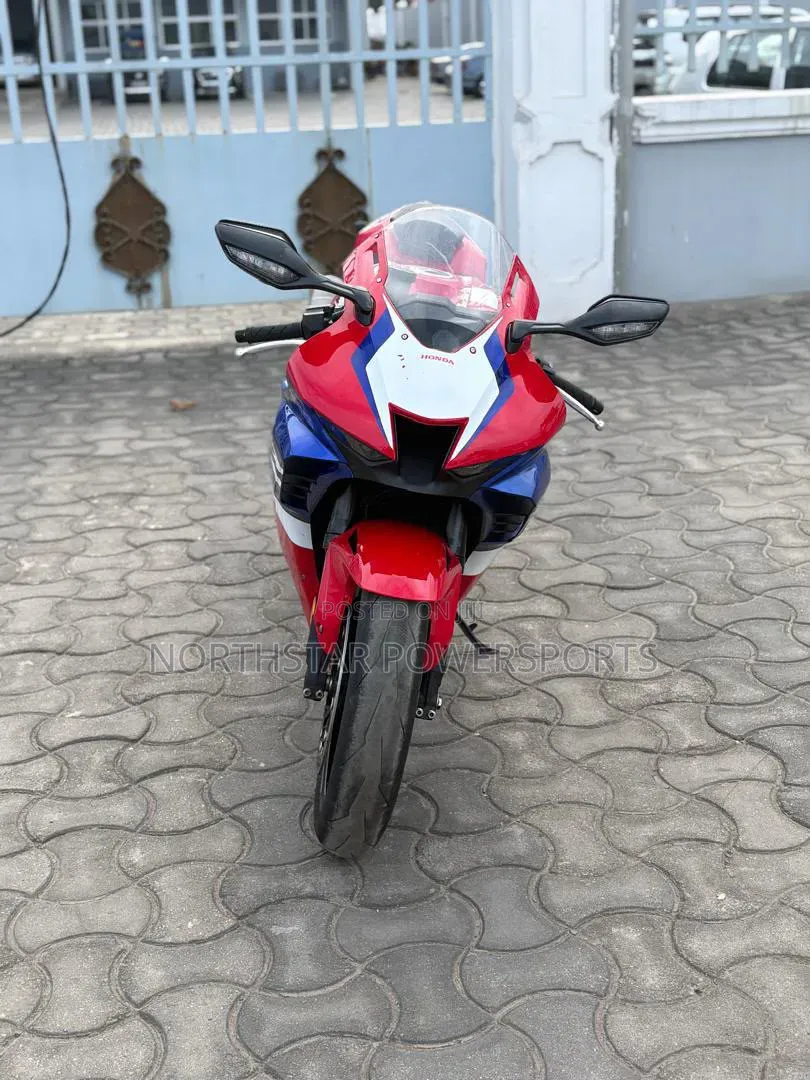 Honda CBR 2024 Red