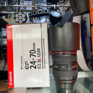24-70 Mm EF Canon Lens F2.8