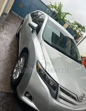 Toyota Venza 2010 Silver