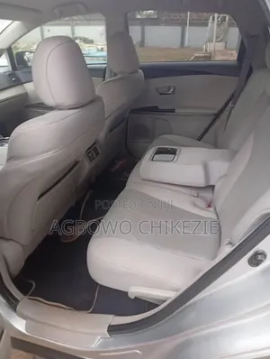 Toyota Venza 2010 Silver