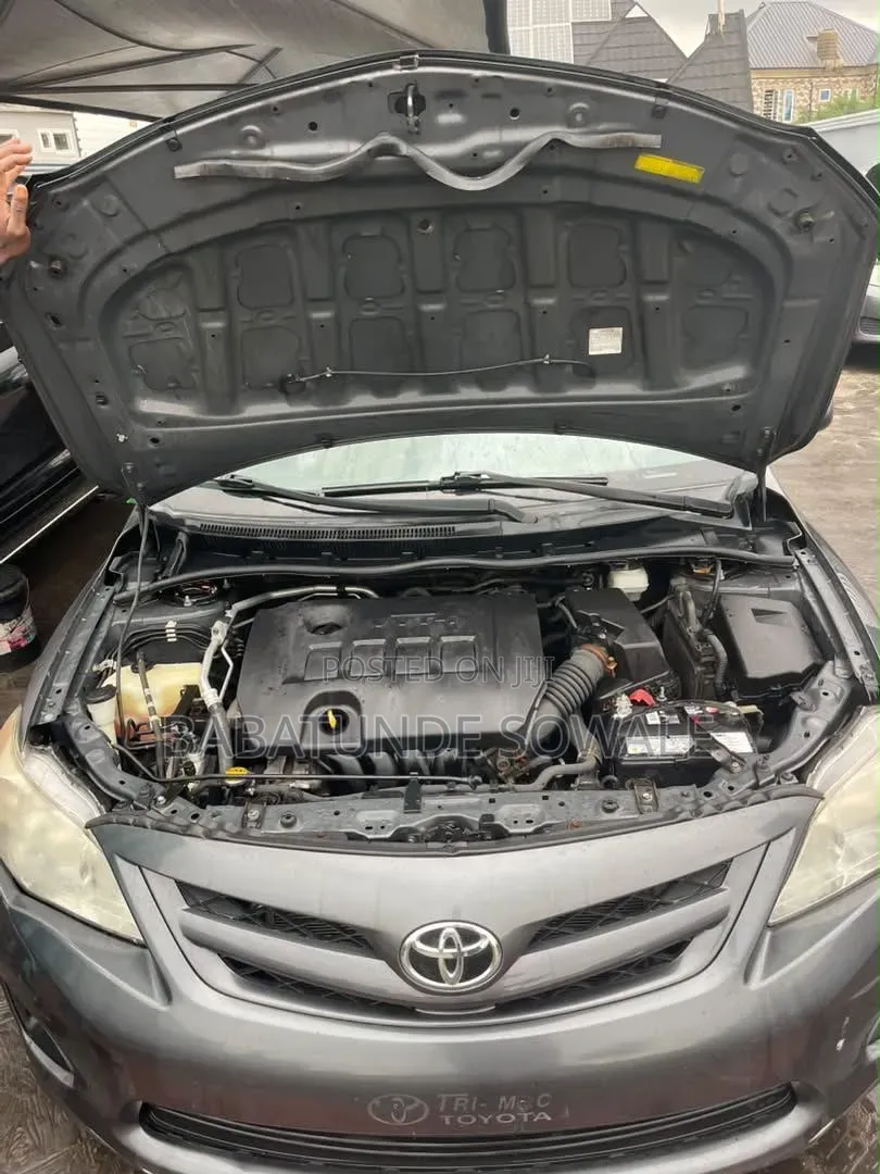 Toyota Corolla 2012 Brown