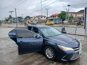 Toyota Camry XLE 4dr Sedan (3.5L 6cyl 6A) 2015 Blue