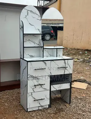 Clean Sharp Dressing Mirror