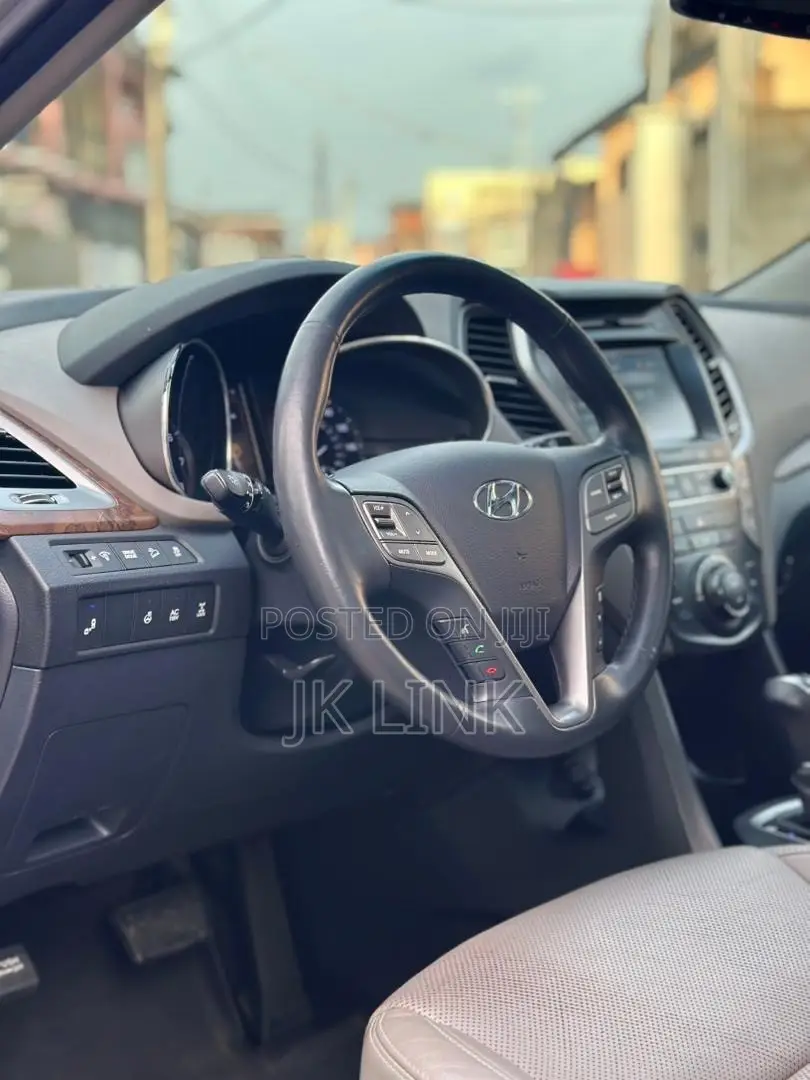 Hyundai Santa Fe 2017 Gray