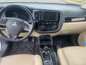 Mitsubishi Outlander 2014 White