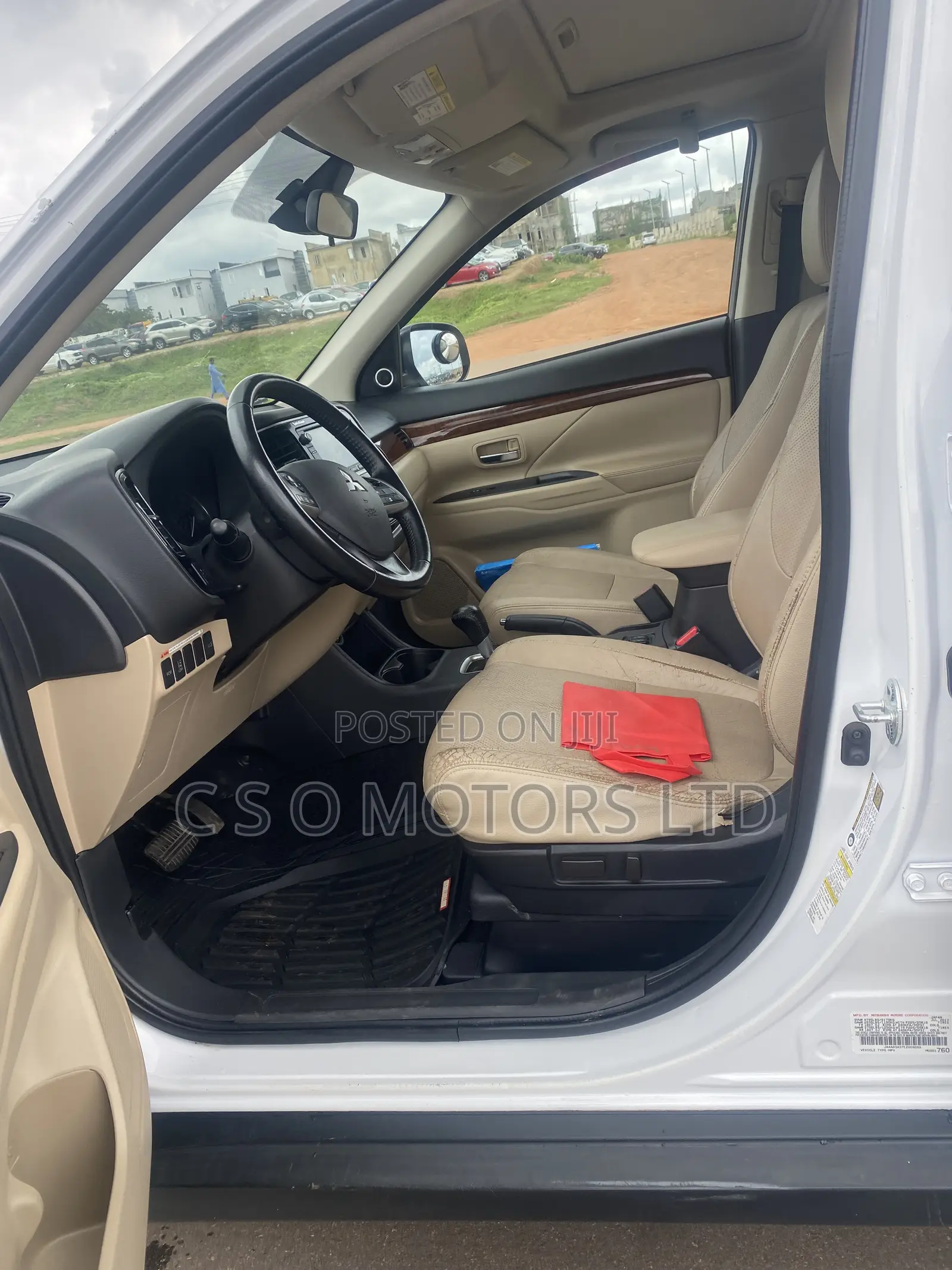 Mitsubishi Outlander 2014 White