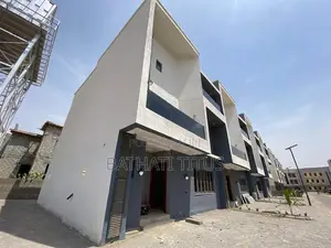 4bdrm Duplex in Kaura for sale