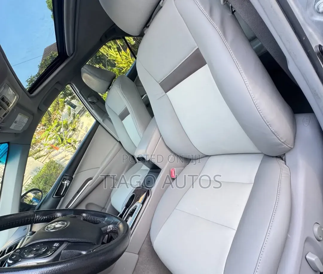 Toyota Camry 2012 Silver