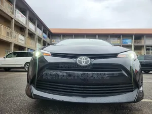 Toyota Corolla LE (1.8L 4cyl 2A) 2018 Black