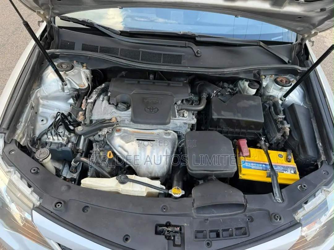 Toyota Camry 2012 Silver