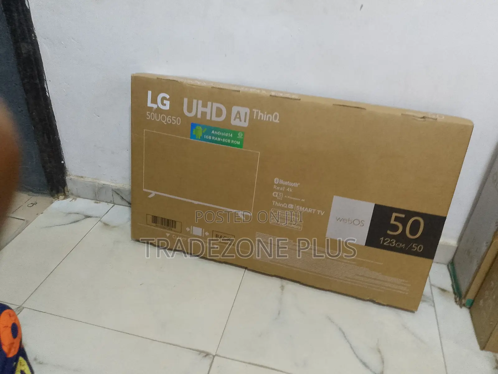 LG 50” UHD Smart Television – Modern Design