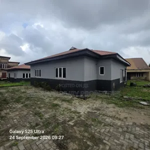 3bdrm Bungalow in Fha, Lugbe District for sale