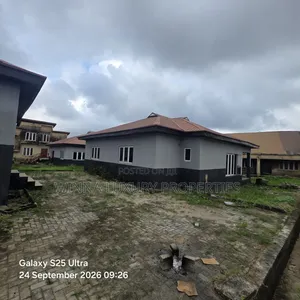 3bdrm Bungalow in Fha, Lugbe District for sale